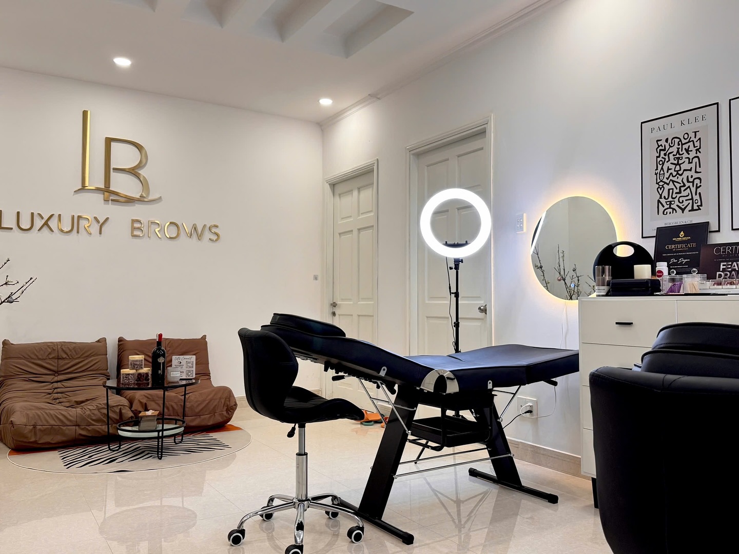 Cơ sở vật chất sang trọng, hỗ trợ tối đa trải nghiệm khách hàng